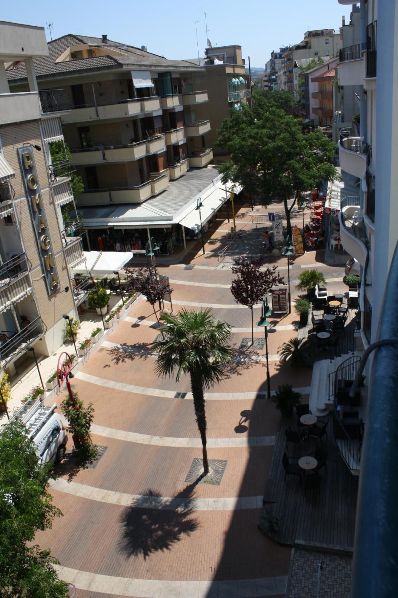 Residence Le Vele Cattolica Buitenkant foto