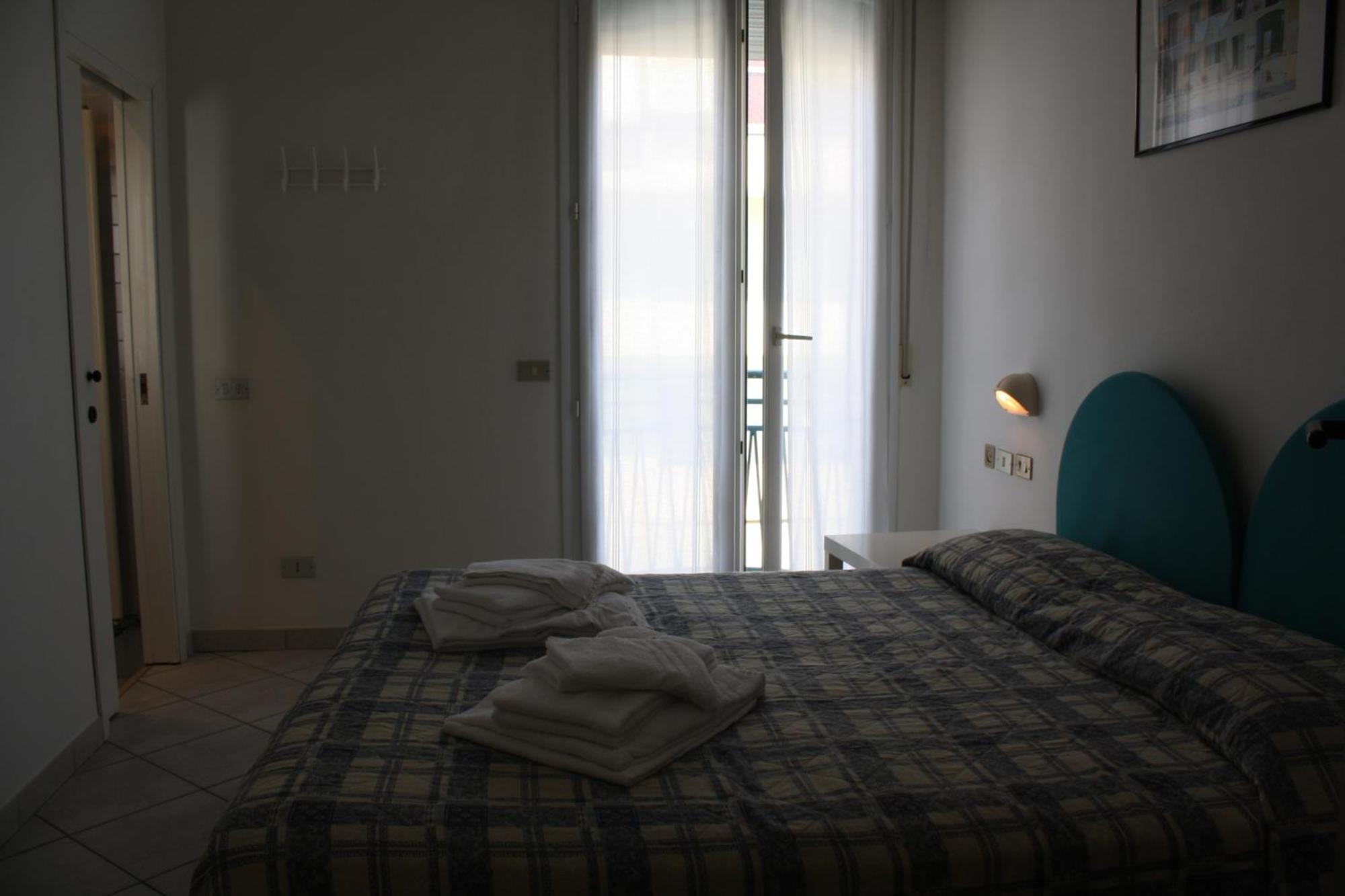 Residence Le Vele Cattolica Kamer foto