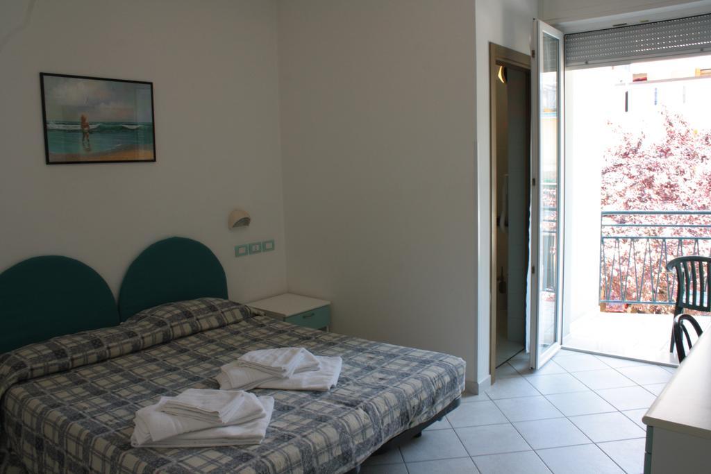 Residence Le Vele Cattolica Buitenkant foto
