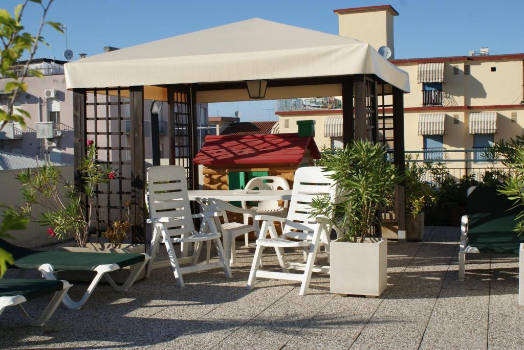 Residence Le Vele Cattolica Buitenkant foto