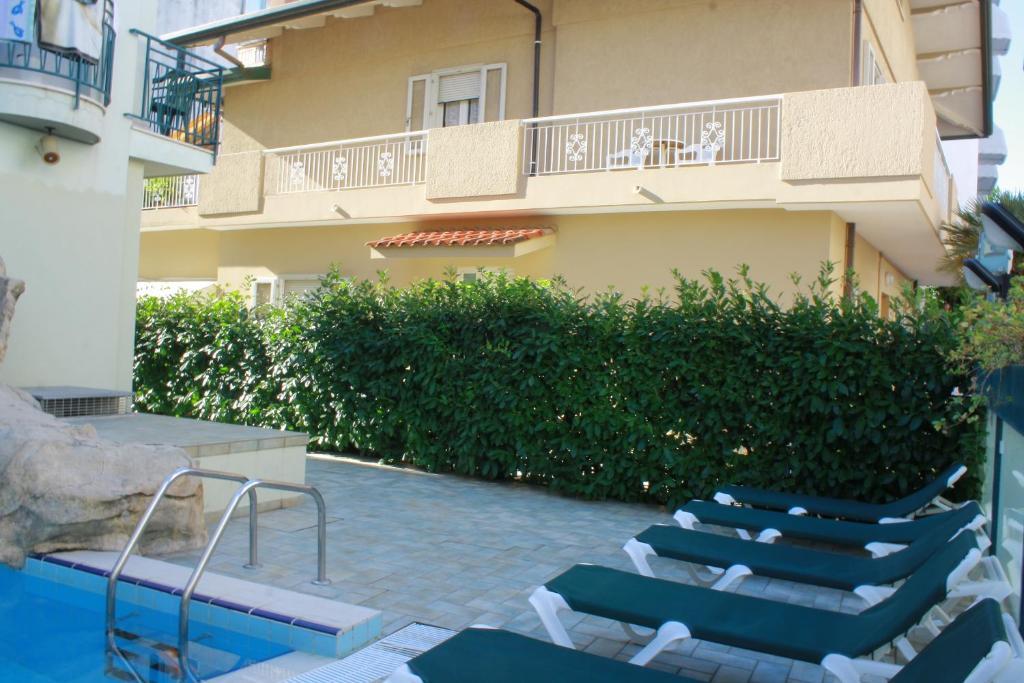 Residence Le Vele Cattolica Buitenkant foto